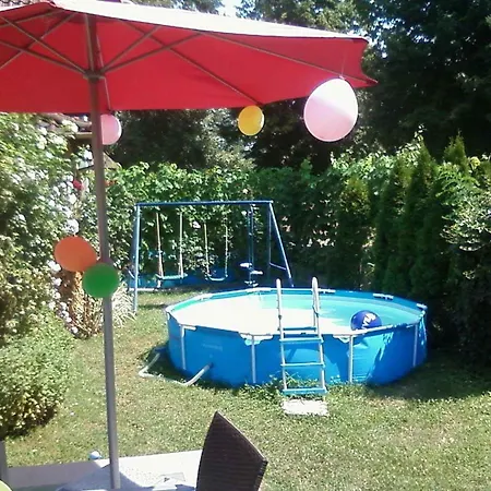 Nyaraló Holiday 7 *